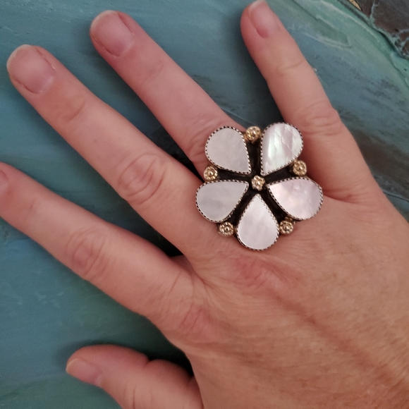 Mother of Pearl Sterling Ring - Picture 1 of 5